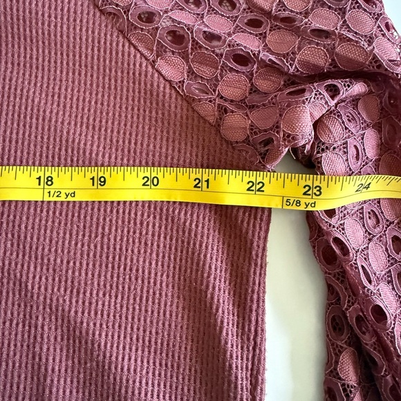 Women's Lace Sleeve Top - Mauve, Zip Closure, Henley style, Sz XL - Picture 4 of 6